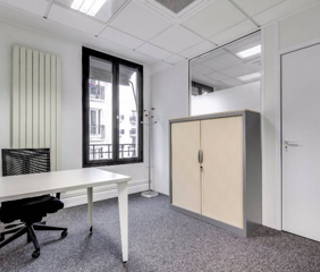 Bureau privé 12 m² 2 postes Coworking Rue Desnouettes Paris 75015 - photo 4
